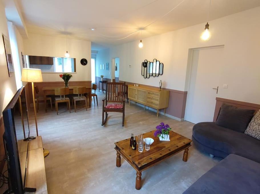 Grand Appartement Avec Jardin Bretenoux Exterior foto